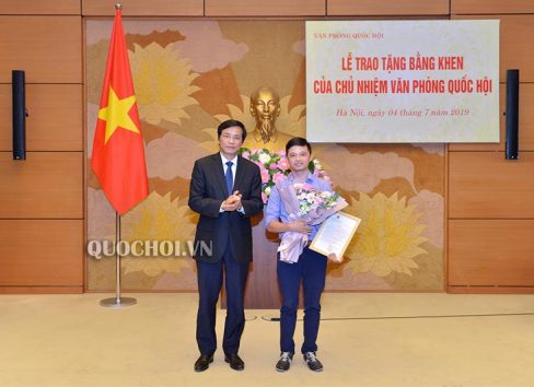 VPQH trao bang khen VPQH trao bang khen